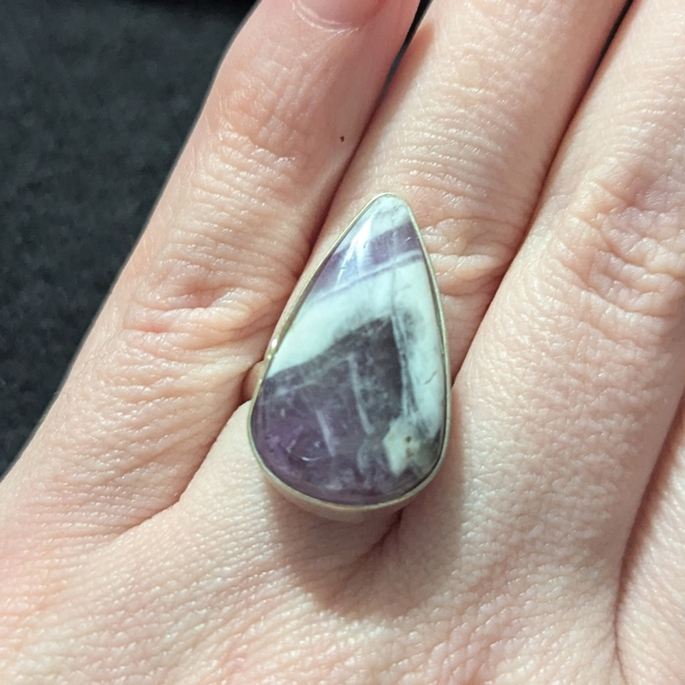 Silver Plated Purple and White Chevron Amethyst Gemstone Teardrop Ring - Size 7